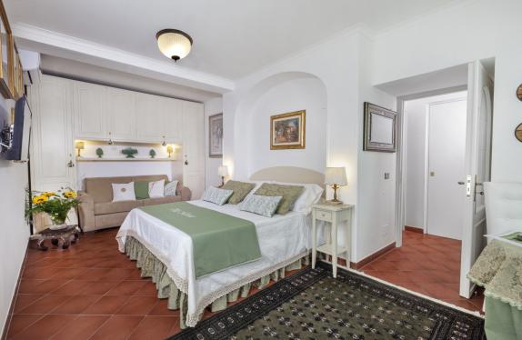 A dream stay in an authentic Sorrento citrus grove-1